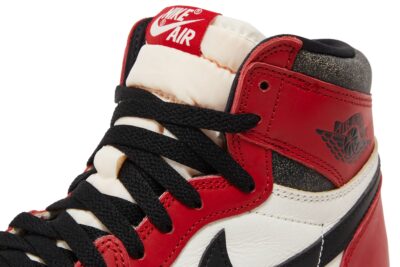 Air Jordan 1 Retro High OG Chicago Lost & Found DZ5485-612