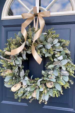 Coastal Charm Oyster Shell Wreath for Beachy Vibes and Festive Cheer