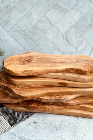 Personalized Olive Wood Charcuterie Board A Timeless Gift for Special Occasions