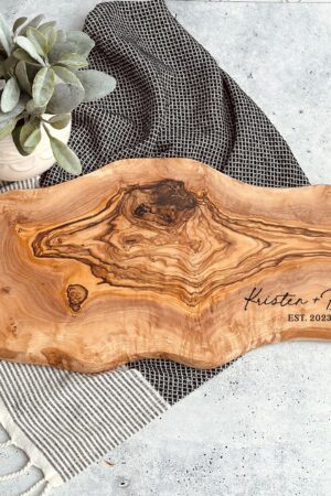 Personalized Olive Wood Charcuterie Board A Timeless Gift for Special Occasions