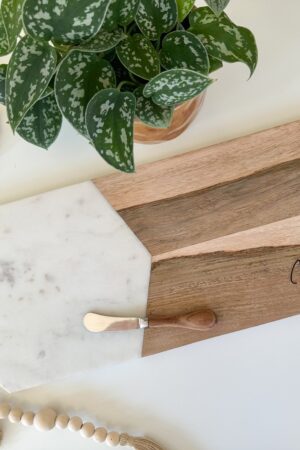 Elegant Marble and Wood Cheese Board Set A Culinary Canvas for Memorable Gatherings