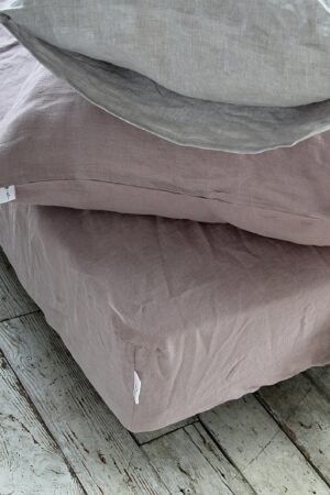 Indulge in the Comfort of Stonewashed Linen WOOD ROSE Fitted Sheet for a Serene Sleep