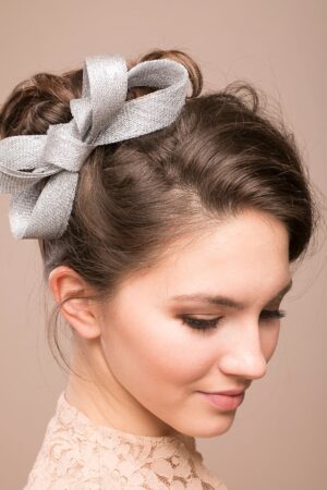 Silver Radiance Minimalist Fascinator for Bridal Elegance