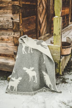 Cozy Comfort Indulge in the Warmth of Natural New Zealand Wool Blanket