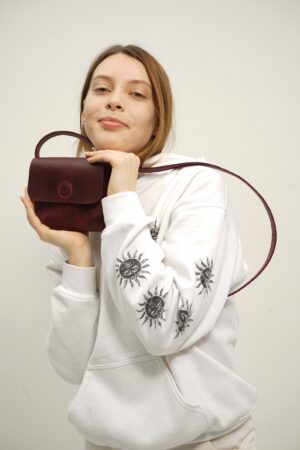 Exquisite Leather Crossbody Bag A Timeless Accessory for the Modern Woman