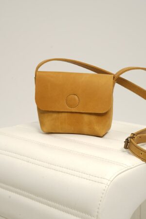 Exquisite Leather Crossbody Bag A Timeless Accessory for the Modern Woman