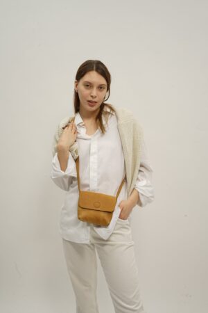 Exquisite Leather Crossbody Bag A Timeless Accessory for the Modern Woman