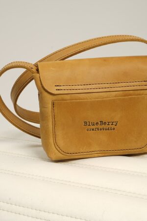 Exquisite Leather Crossbody Bag A Timeless Accessory for the Modern Woman