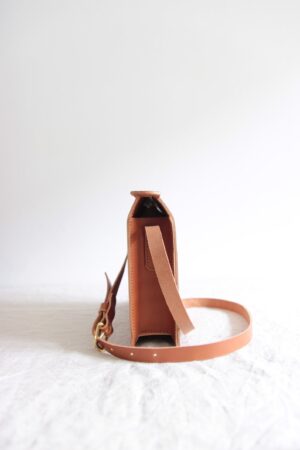 Timeless Brown Leather Crossbody Bag A Minimalist Masterpiece