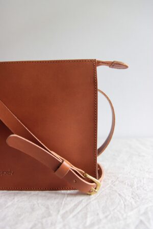 Timeless Brown Leather Crossbody Bag A Minimalist Masterpiece