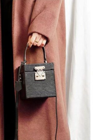 Timeless Leather Box Bag A Versatile Statement for Every Occasion