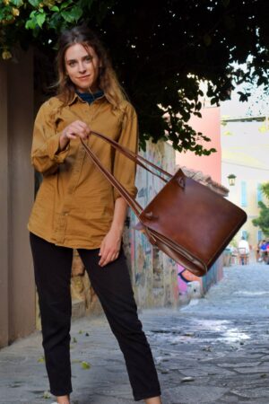 Chic Vegan Leather Shoulder Bag The Perfect Tote for Everyday Style