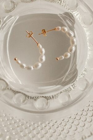 Exquisite Pearl Hoops A Timeless Treasure for Every Occasion