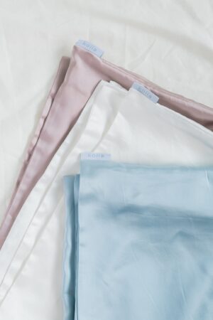 Experience the Luxury of Restful Nights 100% Pure Mulberry Silk Pillowcase 22 Momme ? Your Beauty and Hair's Best Friend