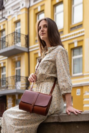 Copper Leather Crossbody Bag The Perfect Accessory for Style and Convenience