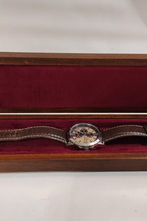 Exquisite Wooden Watch Box A Timeless Treasure for Your Precious Timepieces