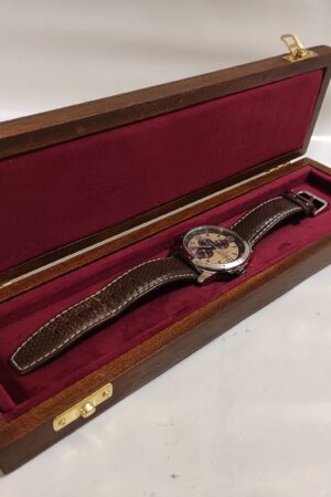 Exquisite Wooden Watch Box A Timeless Treasure for Your Precious Timepieces