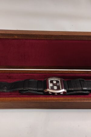 Exquisite Wooden Watch Box A Timeless Treasure for Your Precious Timepieces