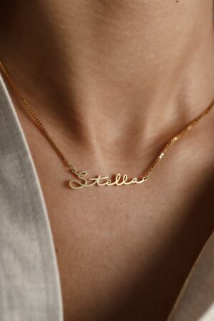 CaitlynMinimalist Personalized Name Necklace A Timeless Treasure for Her