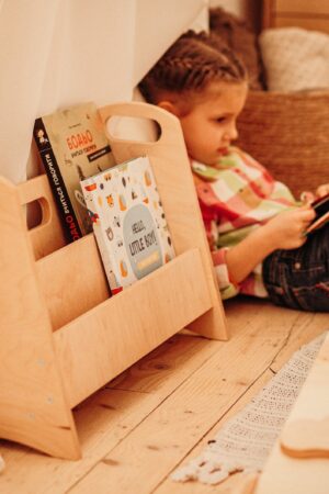 Montessori Bookshelf Empowering Young Minds with a Love for Reading