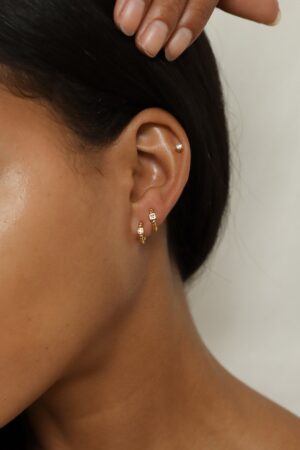 Diamond Twist Huggie Earrings Minimalist Elegance for Everyday Glamour