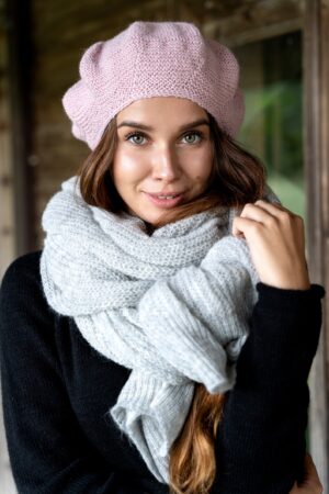 Cozy and Chic Handcrafted Alpaca Wool Beret for Women