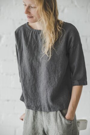 Breezy Linen Kimono Blouse Elevate Your Wardrobe with Casual Elegance