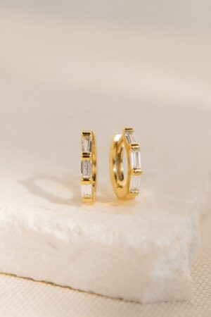 Sparkling Embrace Caitlyn's Diamond Huggie Earrings - Minimalist Gold Hoops for Timeless Elegance