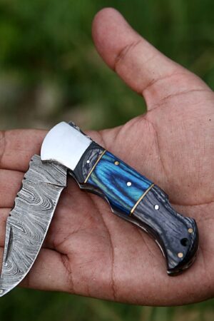 Handmade Damascus Pocket Knife A Timeless Gift for Special Occasions