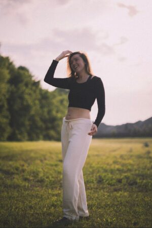 Sustainable Hemp Scoop Crop Top Eco-Conscious Style for the Modern Woman