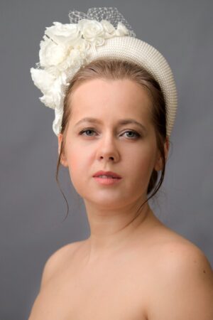 Royal-Inspired Cream Fascinator Headband with Birdcage Veil Elevate Your Bridal Look