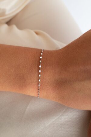 Oval Chain Bracelet Minimalist Elegance for Everyday Style