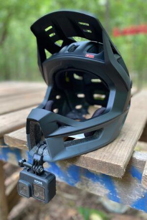 iXS Trigger FF Elevate Your MTB Experience with a GoPro Chin Mount for Full-Face Helmets