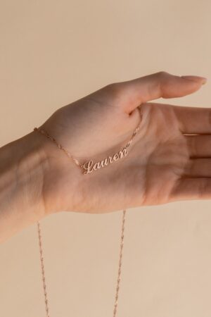 Personalized Sparkle Twist Chain Name Necklace A Timeless Gift for Bridesmaids