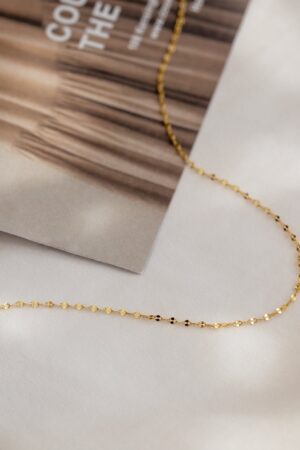 Caitlyn Minimalist's Dainty Mirror Chain Necklace Elevate Your Style with Grace and Simplicity