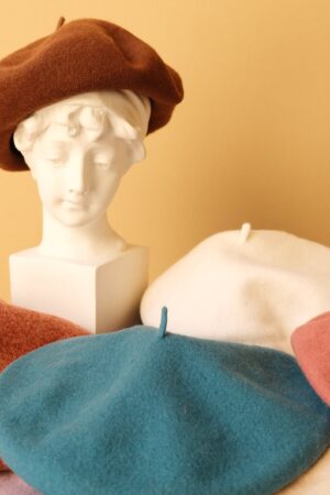 Cozy and Chic Oversized Slouchy Beret for Timeless Style