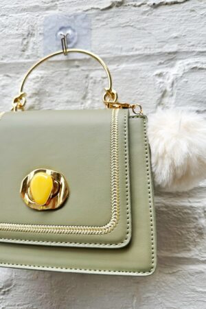 Exquisite Classic Handbag Timeless Elegance for Women and Girls