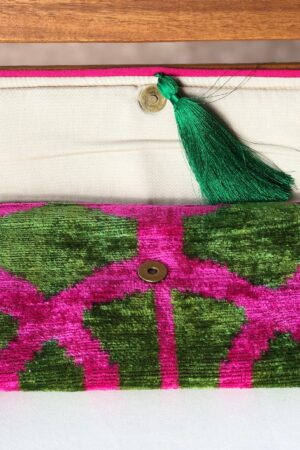 Exquisite Ikat Velvet Clutch A Symphony of Colors for Evening Elegance