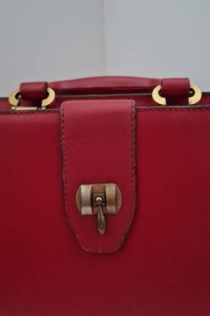 Vintage Gucci Handbag Timeless Elegance for the Discerning Collector