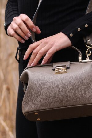 Timeless Elegance LEATHER DOCTOR BAG - The Modern Lady's Essential