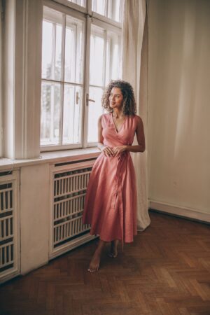 Breezy Linen Midi Dress Elevate Your Summer Wardrobe with Style and Comfort