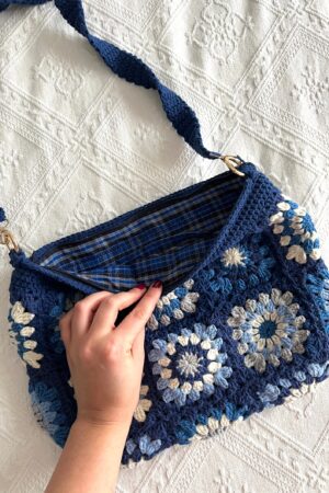 Captivating Blue Granny Square Crochet Bag A Timeless Knitted Crossbody for Everyday Style