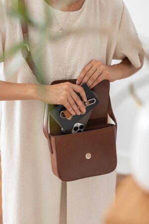 Timeless Leather Shoulder Bag Elevate Your Style with Classic Elegance