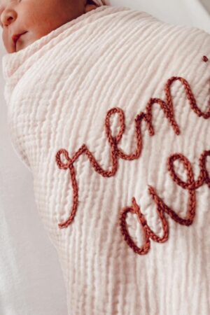 Personalized Hand Embroidered Baby Swaddle Blanket Soft, Breathable Cotton Muslin for a Cozy and Cherished Keepsake