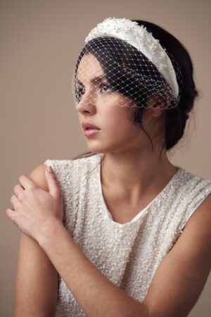 Enchanting Birdcage Veil Elevate Your Bridal Style with Timeless Elegance