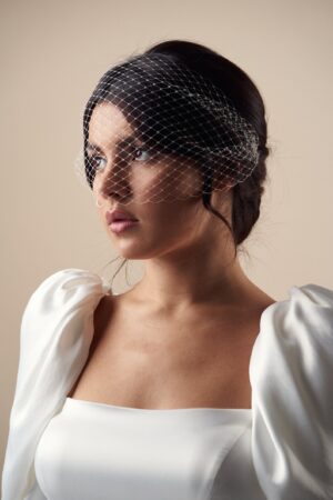 Enchanting Birdcage Veil Elevate Your Bridal Style with Timeless Elegance