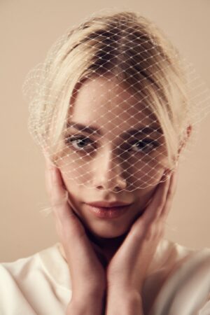 Enchanting Birdcage Veil Elevate Your Bridal Style with Timeless Elegance