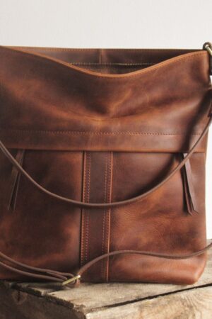 Exquisite Tan Leather Shoulder Bag Elevate Your Style with Versatility and Sophistication