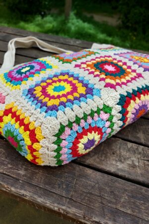 Granny Square Crochet Bag A Boho Patchwork Masterpiece for Beach Days and Beyond