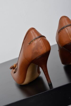 Captivating Brown Leather Heels Gucci by Tom Ford's Timeless Elegance